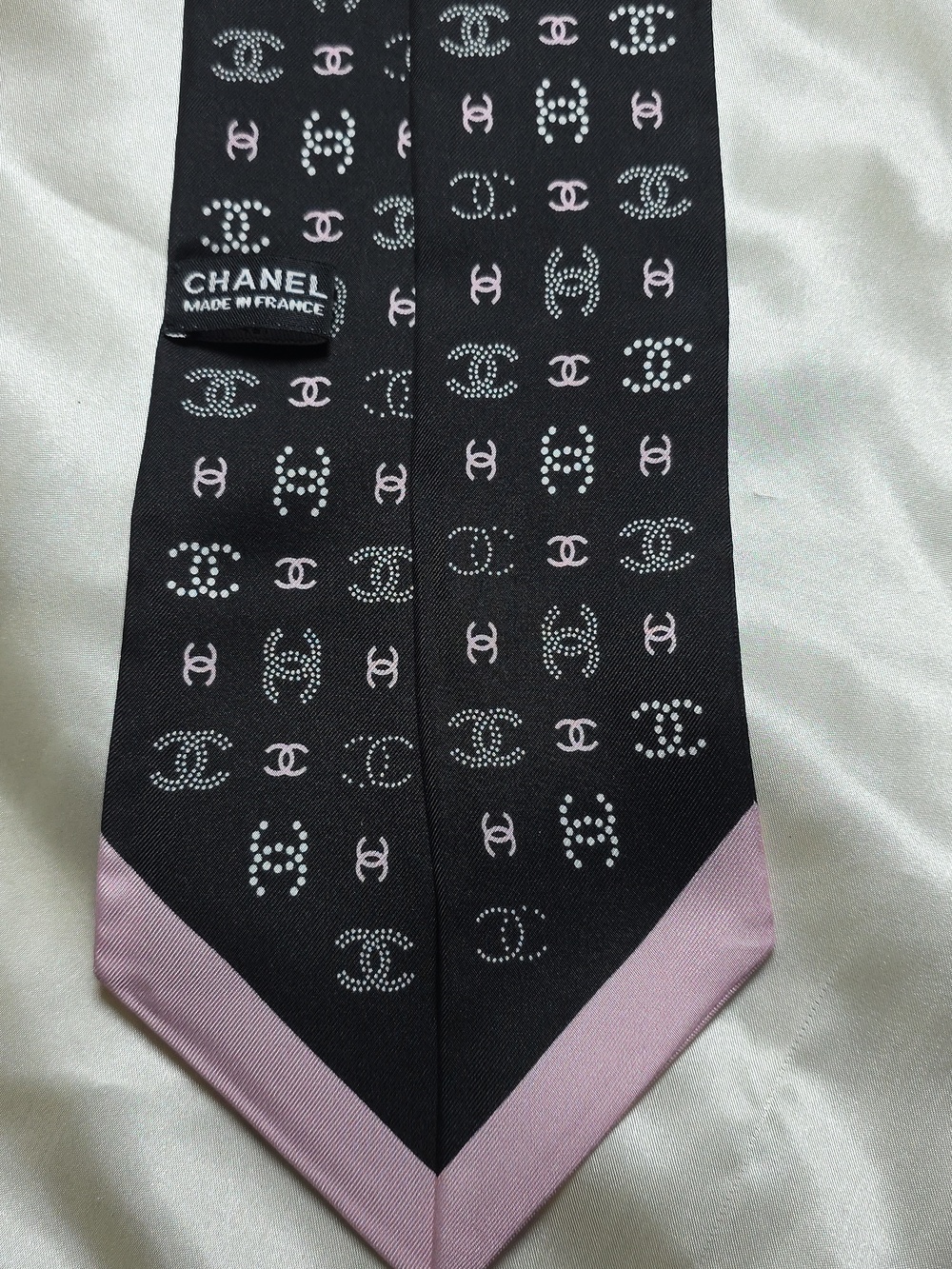 CHANEL Black & Pink Camellia Logo Silk Twilly Scarf - Picture 2 of 3